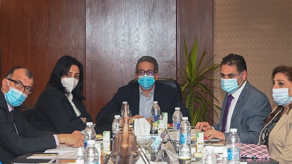 اجتماع وزير السياحة