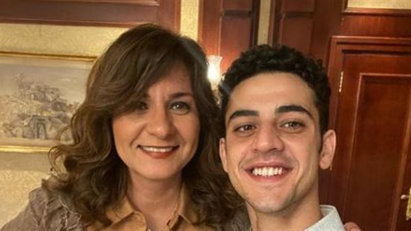 آدم ووزيرة الهجرة