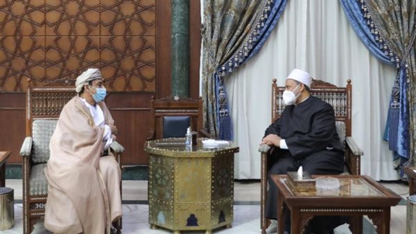 شيخ الأزهر يستقبل