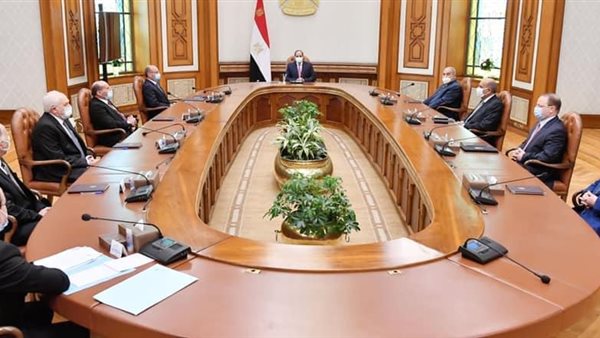 الرئيس السيسى يجتمع
