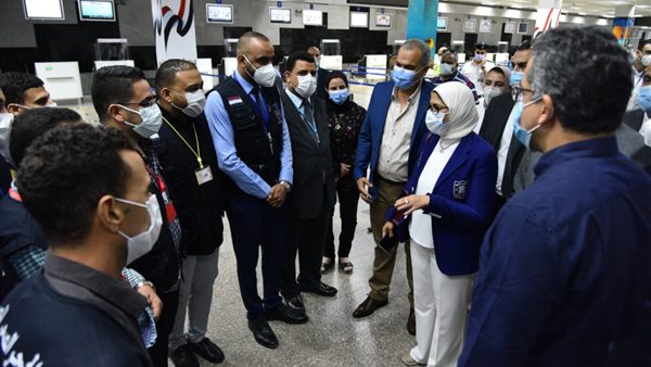 وزيرة الصحة خلال