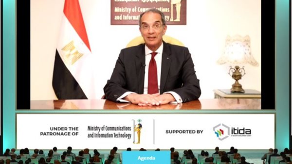 عمرو طلعت وزير الاتصالات