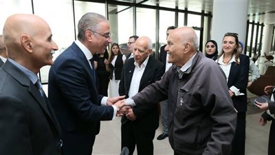 الدكتور أحمد الأنصاري محافظ الجيزة والدكتور مجدى يعقوب    