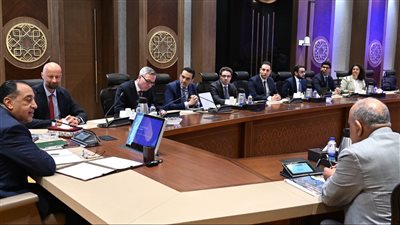 رئيس الوزراء يعقد اجتماعًا مع مسئولي شركة سكاتك النرويجية     