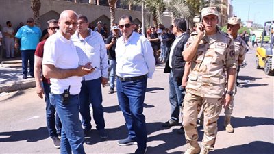محافظ دمياط يتابع جهود السيطرة على حريق مصنع دهانات بدمياط