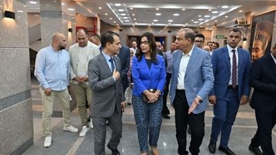 وزيرة الثقافة ومحافظ المنيا يتفقدان مشروعات تطوير مسرح