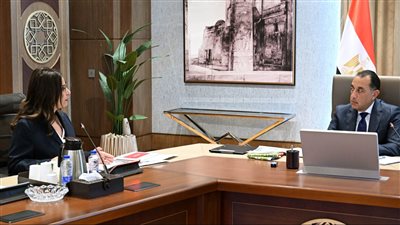 رئيس الوزراء يستعرض مع وزيرة الثقافة عدداً من ملفات العمل    