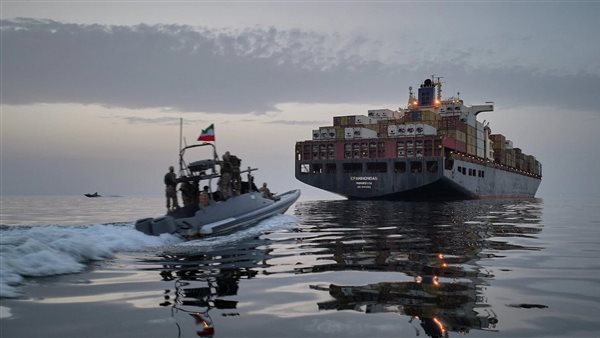 زورق تابع للحرس الثوري الإيراني في مضيق هرمز    