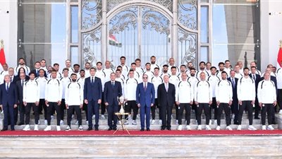  الرئيس السيسي والمنتخب الوطنى 
