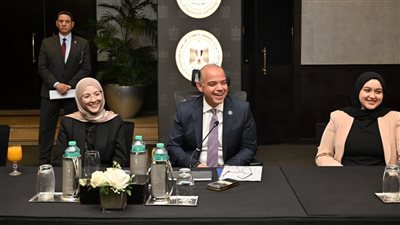 وزير الاستثمار في حوار مفتوح مع طلاب الجامعات 