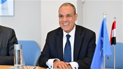 الابتسامة لا تفارق وجه وزير الخارجية    