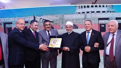 محافظ دمياط ورئيس جامعة الأزهر 
