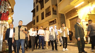  محافظ القاهرة والرئيس ياكوف ميلاتوفيتش وحرمه      