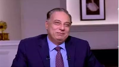  الدكتور محمد كمال أستاذ العلوم السياسية