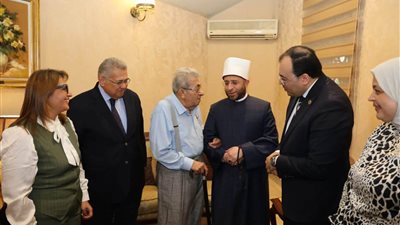 فاروق فلوكس مع وزير الأوقاف    