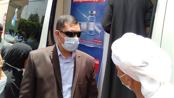 محافظ أسيوط خلال