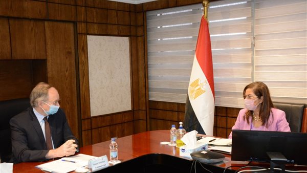 وزيرة التخطيط تلتقى