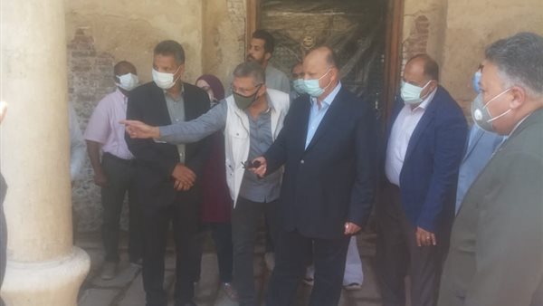 محافظ القاهرة خلال