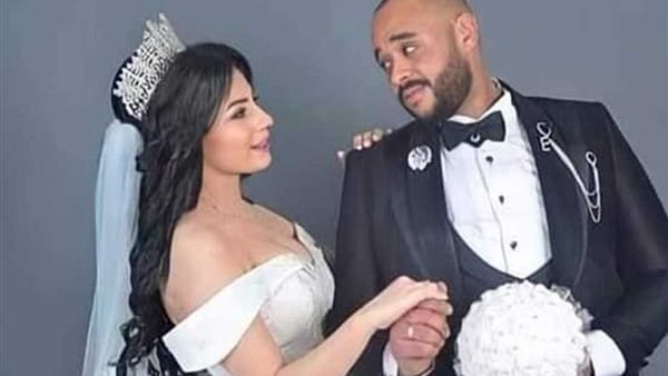 اسراء وزوجها 