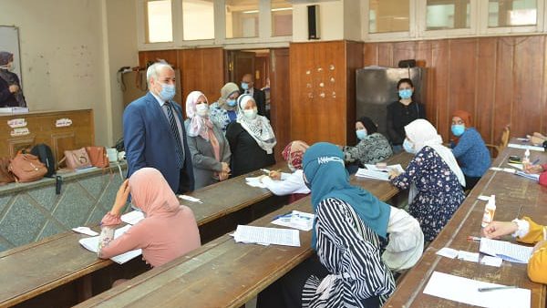 رئيس جامعة الفيوم