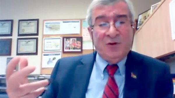  الدكتور علي فطوم،