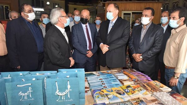 محافظ أسيوط خلال