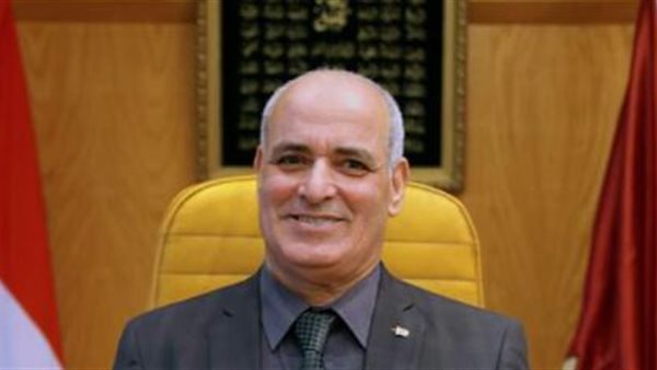  رئيس جامعة الفيوم