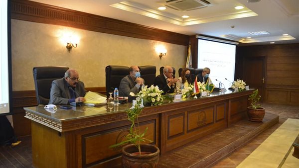 محافظ الجيزة خلال