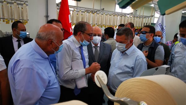 جولة وزير قطاع الاعمال