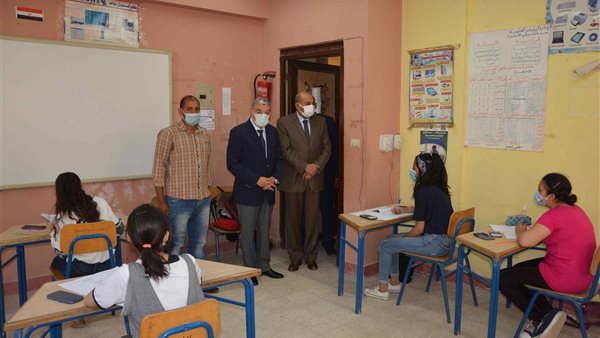 محافظ المنيا خلال