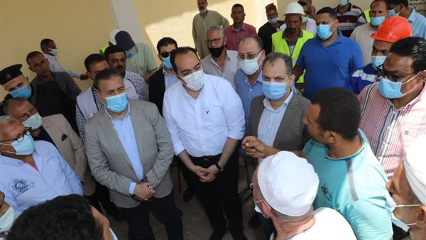 محافظ المنوفية مع