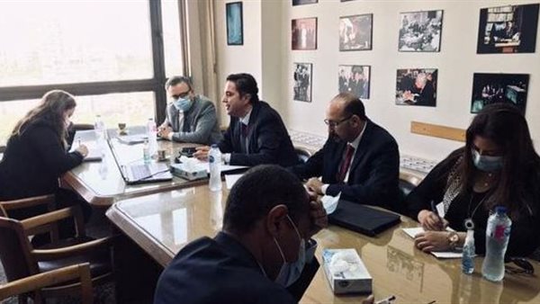 جانب من المشاورات