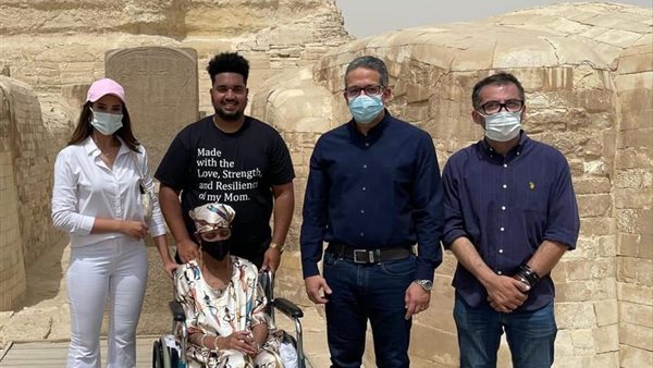 جلوريا السيدة الامريكية