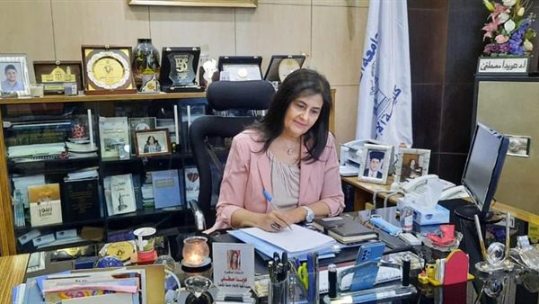 عميد كلية الاعلام