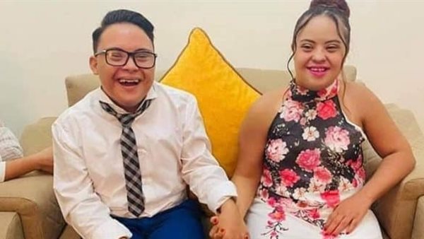 خطوبة شاب وفتاة من