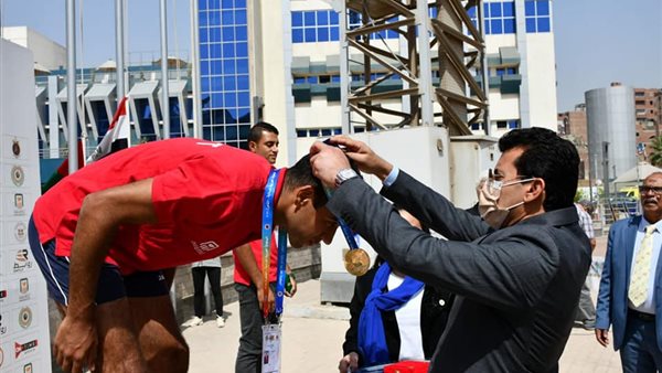 وزير الرياضة يكرم
