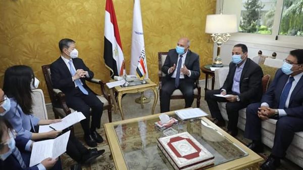 وزير النقل يستقبل