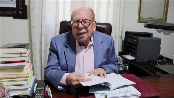 الكاتب صلاح فضل