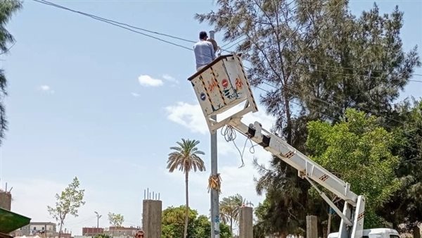 جانب من صيانة أعمدة