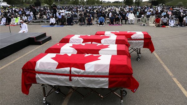 تشييع جثامين العائلة