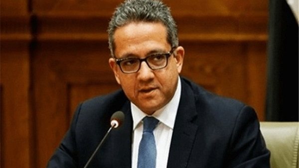 وزير السياحة والاثار