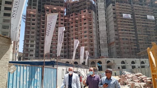 مسئولو الإسكان