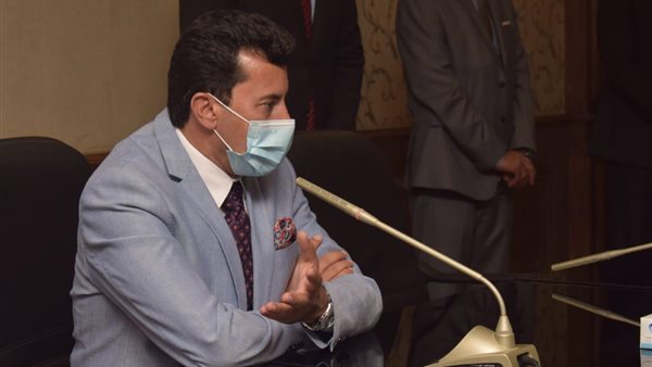 وزير الشباب والرياضة