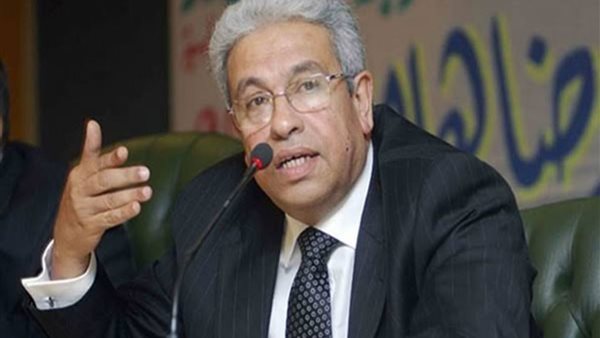 الكاتب عبد المنعم