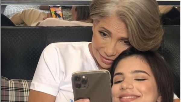 سوسن بدر وحفيدتها