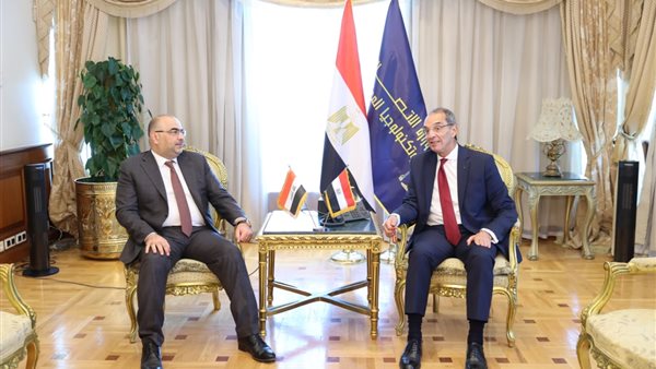 وزير الاتصالات ونظيره