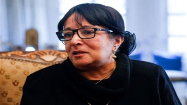 سميرة عبد العزيز