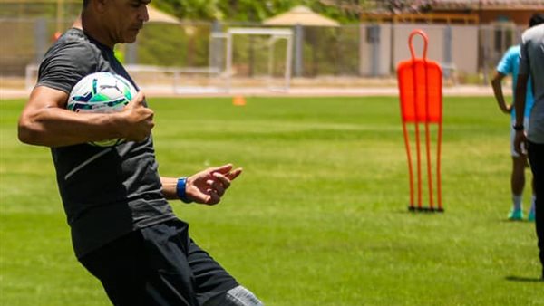 عصام الحضري