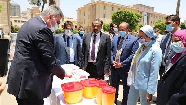 وزيرة البيئة خلال