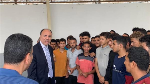 السفير المصري مع